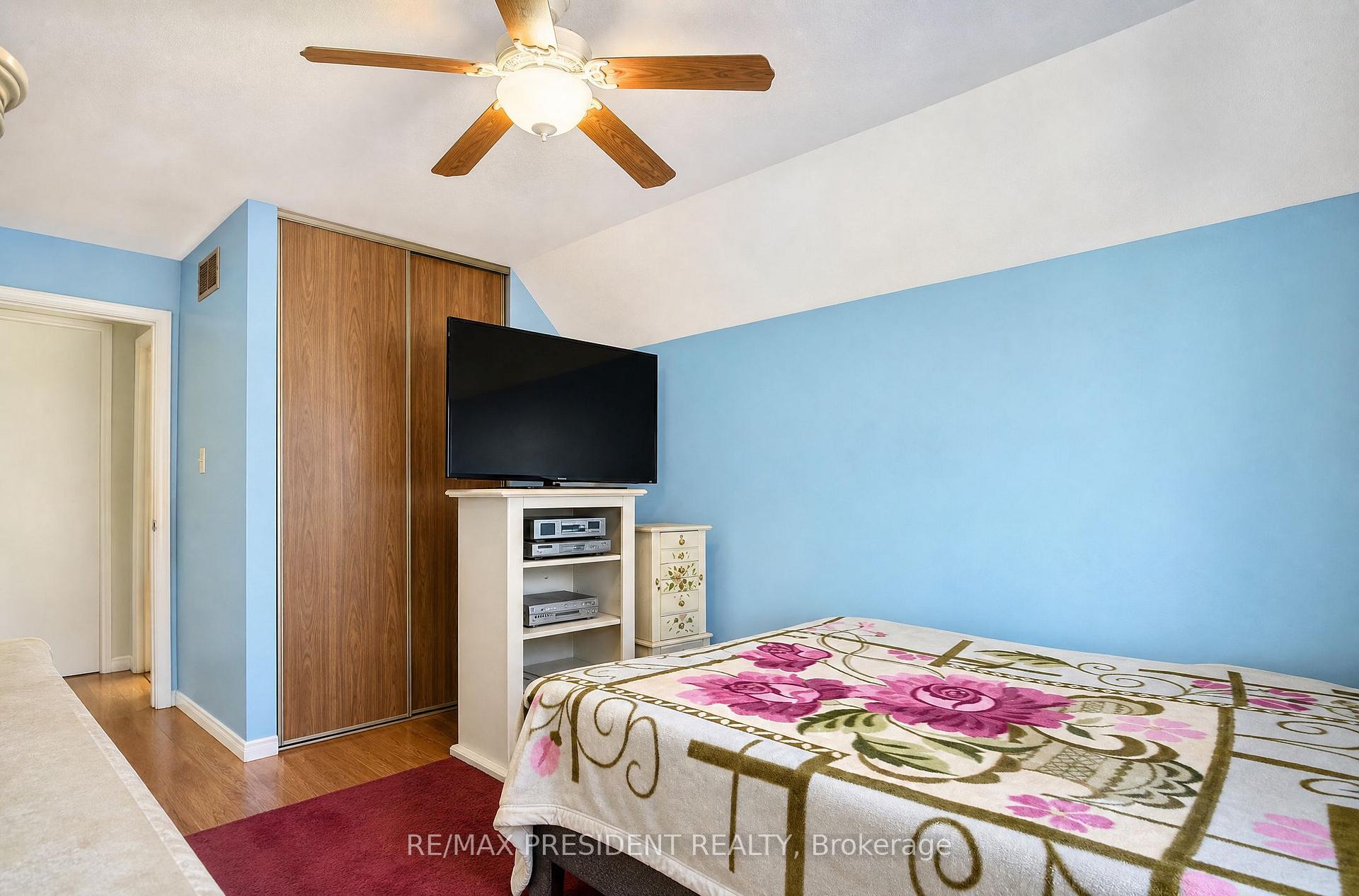 Photo 15 of 29 Norbrook Crescent, Etobicoke, West Humber-Clairville — HOMEH