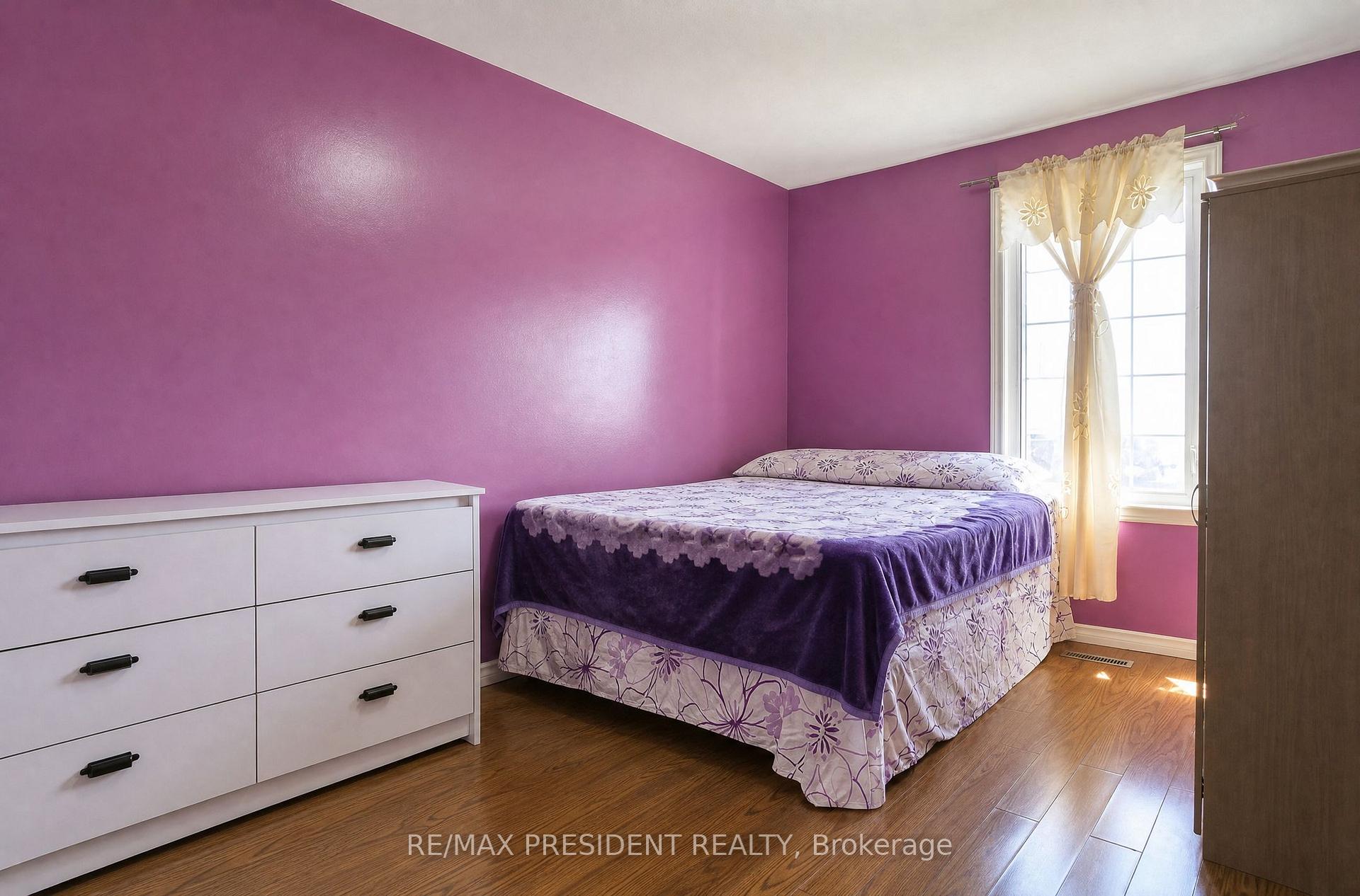 Photo 16 of 29 Norbrook Crescent, Etobicoke, West Humber-Clairville — HOMEH