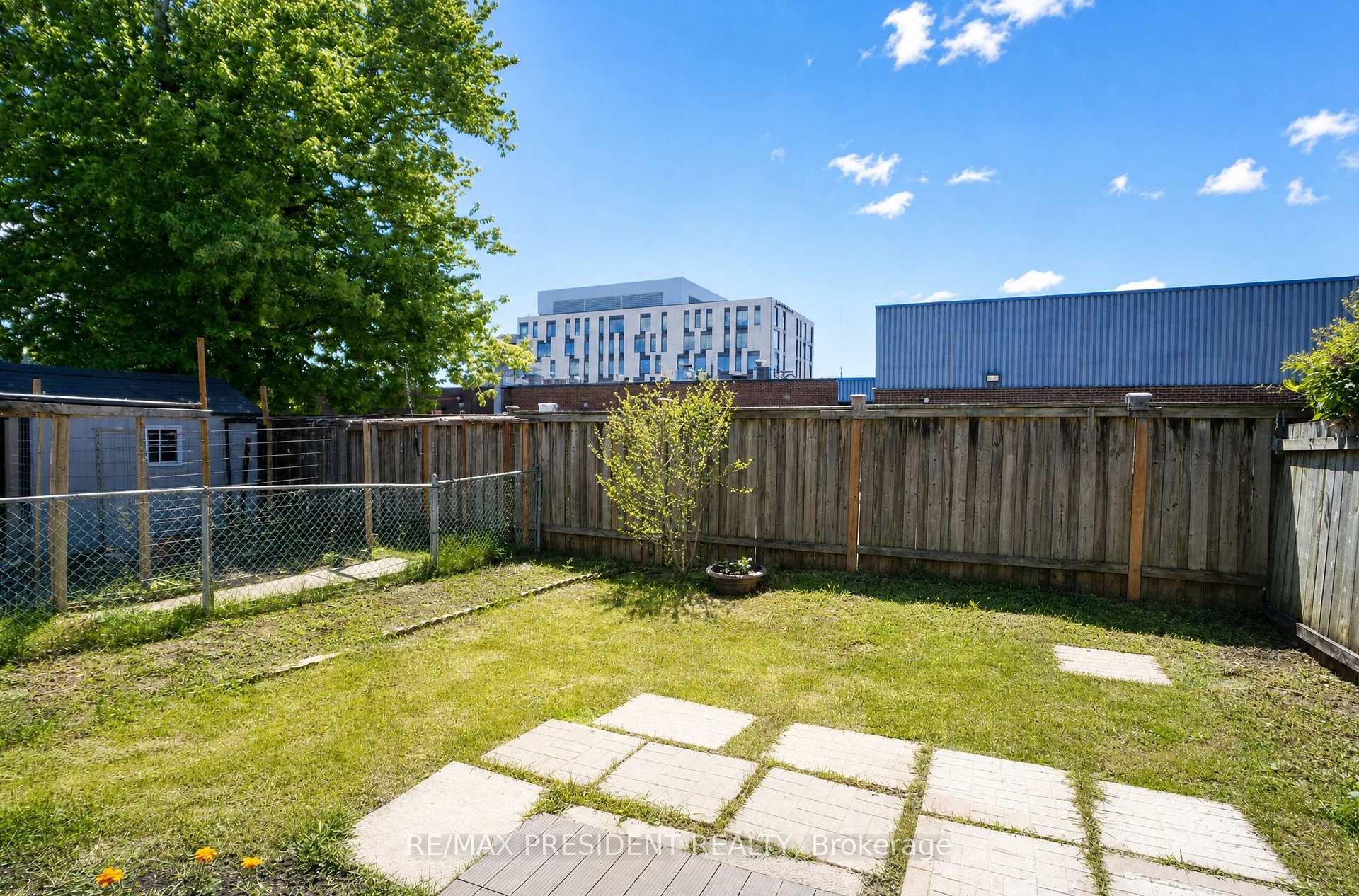 Photo 21 of 29 Norbrook Crescent, Etobicoke, West Humber-Clairville — HOMEH