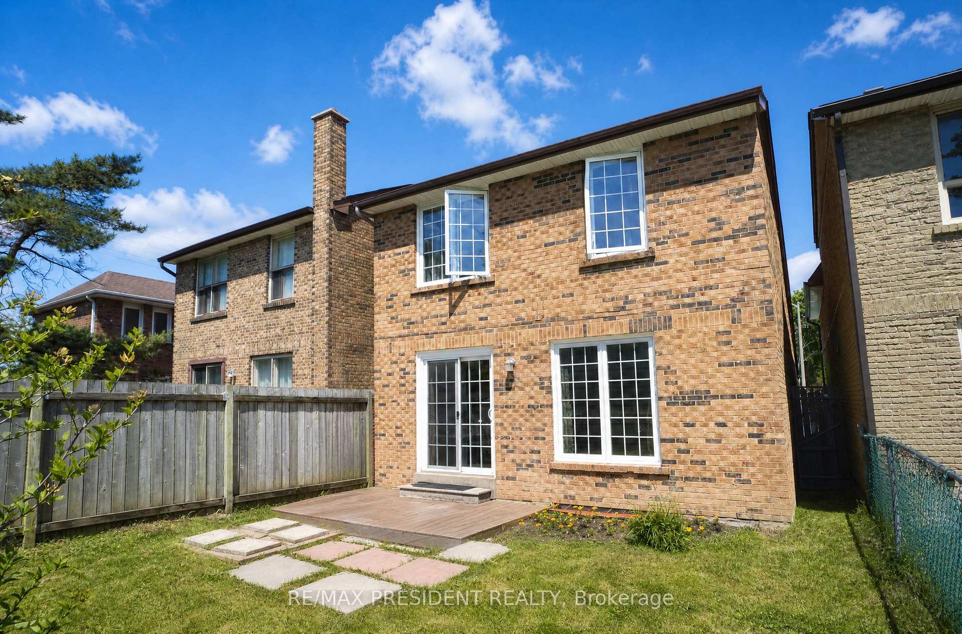 Photo 22 of 29 Norbrook Crescent, Etobicoke, West Humber-Clairville — HOMEH