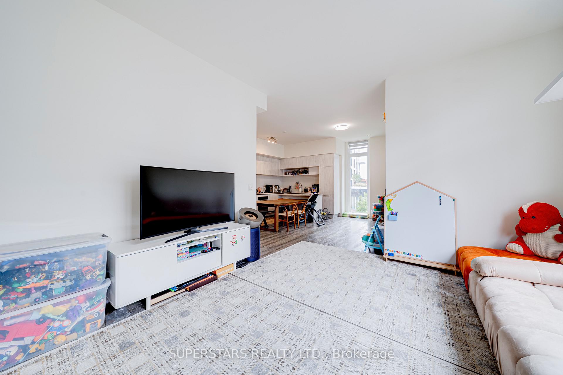 Photo 7 of Unit 1019, 14 David Eyer Road, Richmond Hill, Rural Richmond Hill — HOMEH