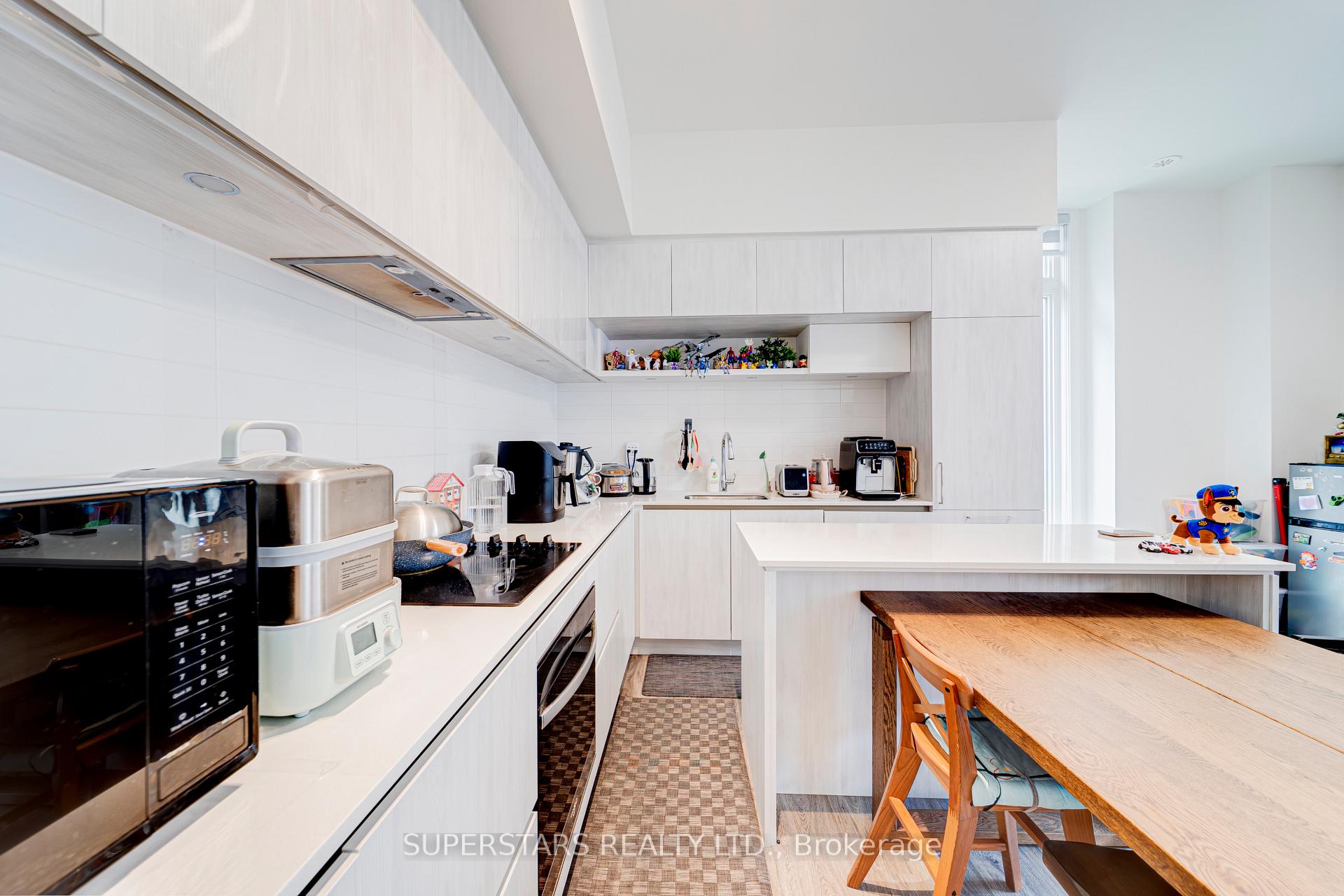 Photo 10 of Unit 1019, 14 David Eyer Road, Richmond Hill, Rural Richmond Hill — HOMEH