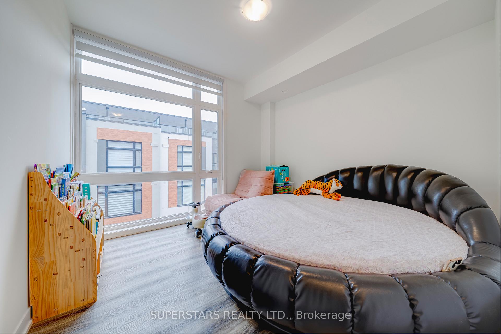 Photo 15 of Unit 1019, 14 David Eyer Road, Richmond Hill, Rural Richmond Hill — HOMEH