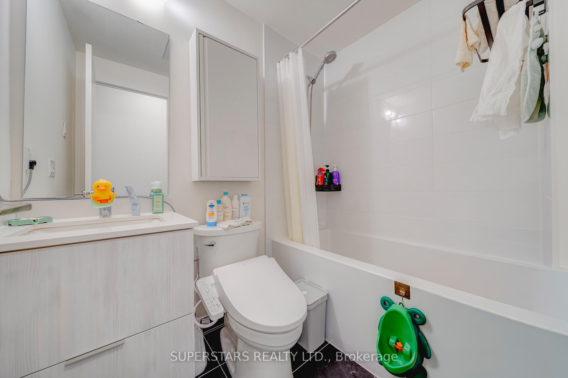 Photo 17 of Unit 1019, 14 David Eyer Road, Richmond Hill, Rural Richmond Hill — HOMEH