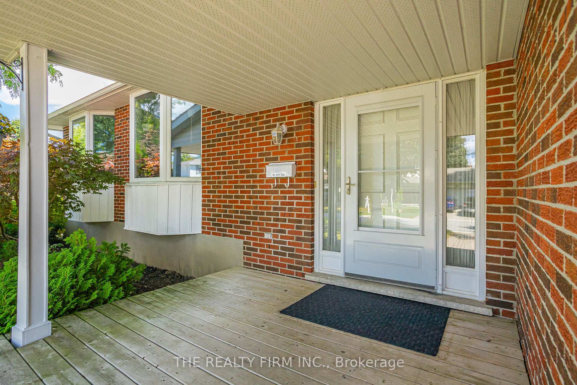Photo 5 of 22 Milford Crescent, London, North G — HOMEH