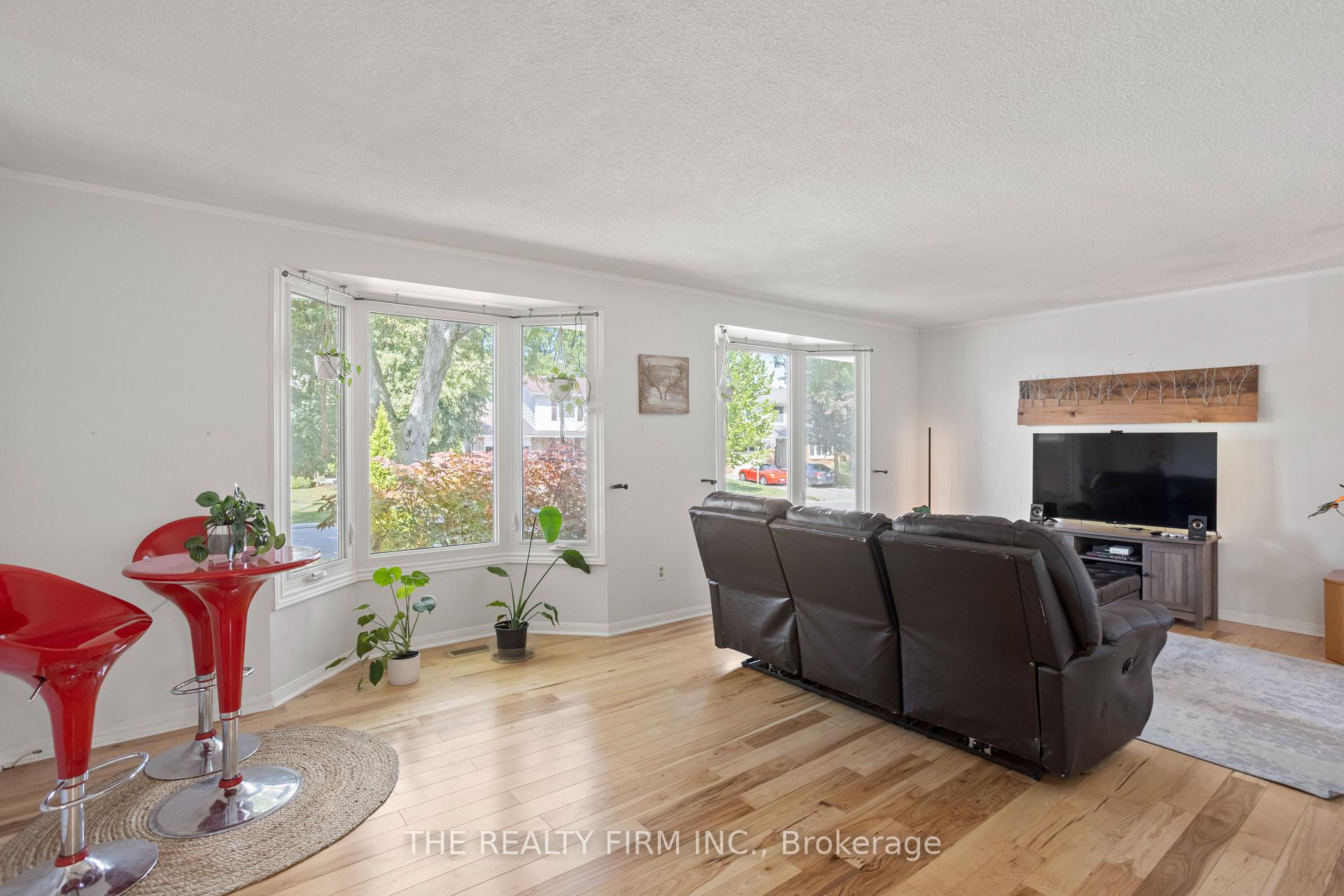 Photo 8 of 22 Milford Crescent, London, North G — HOMEH