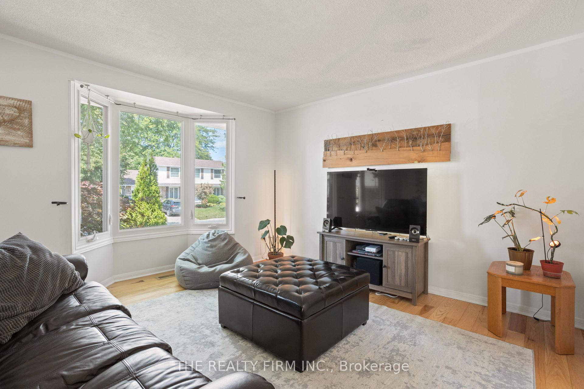 Photo 10 of 22 Milford Crescent, London, North G — HOMEH
