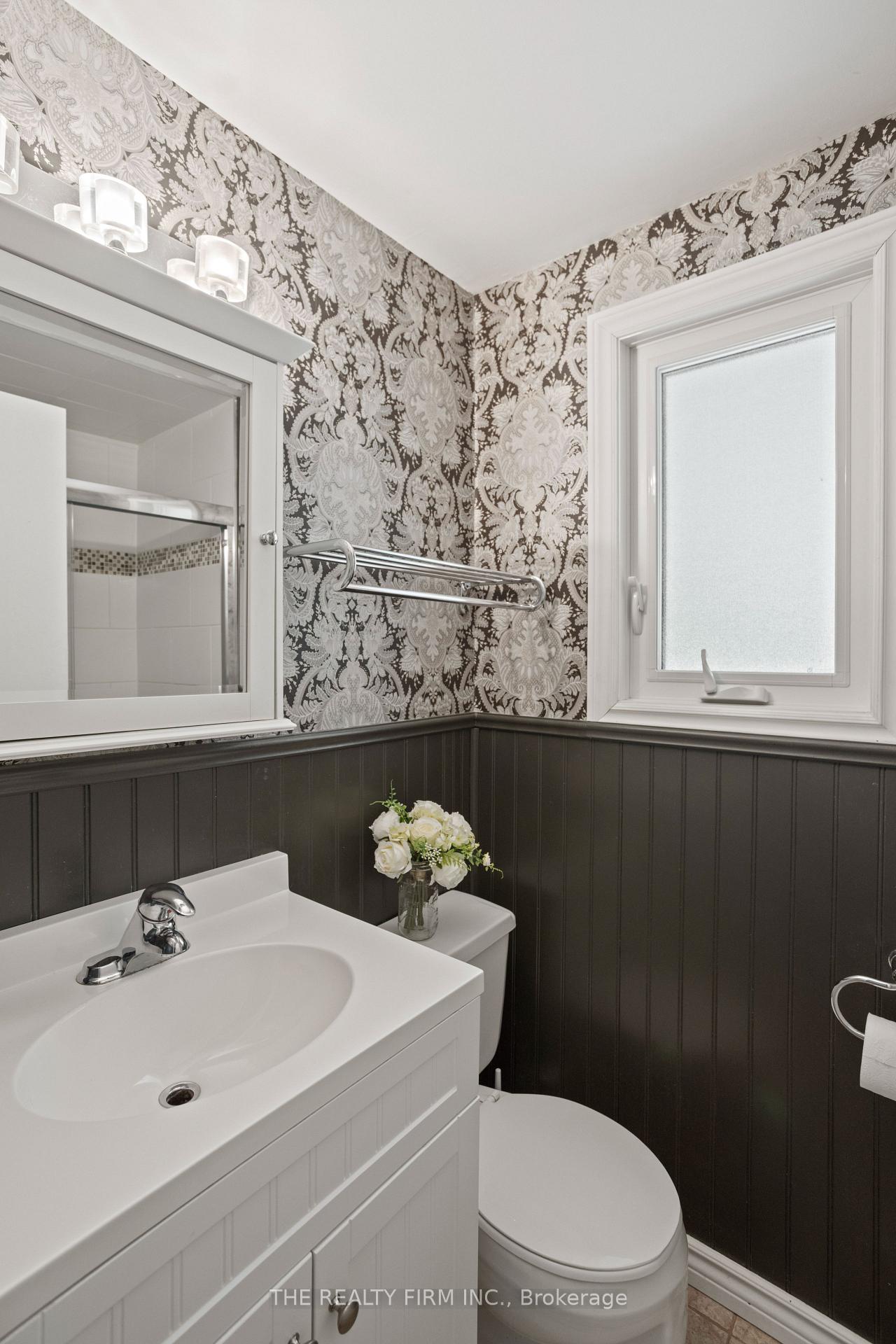 Photo 22 of 22 Milford Crescent, London, North G — HOMEH