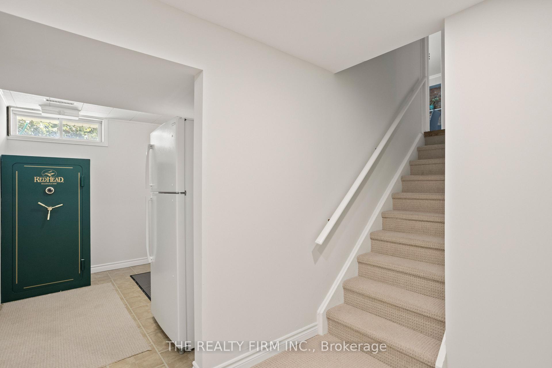 Photo 31 of 22 Milford Crescent, London, North G — HOMEH