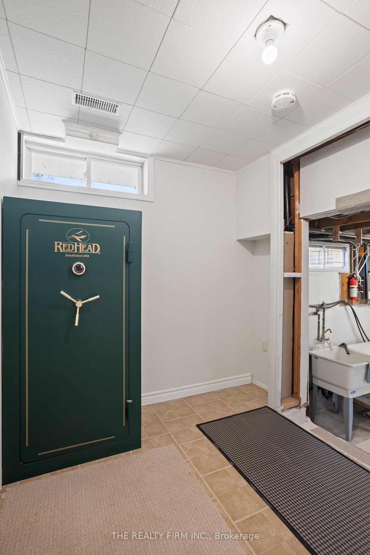 Photo 32 of 22 Milford Crescent, London, North G — HOMEH