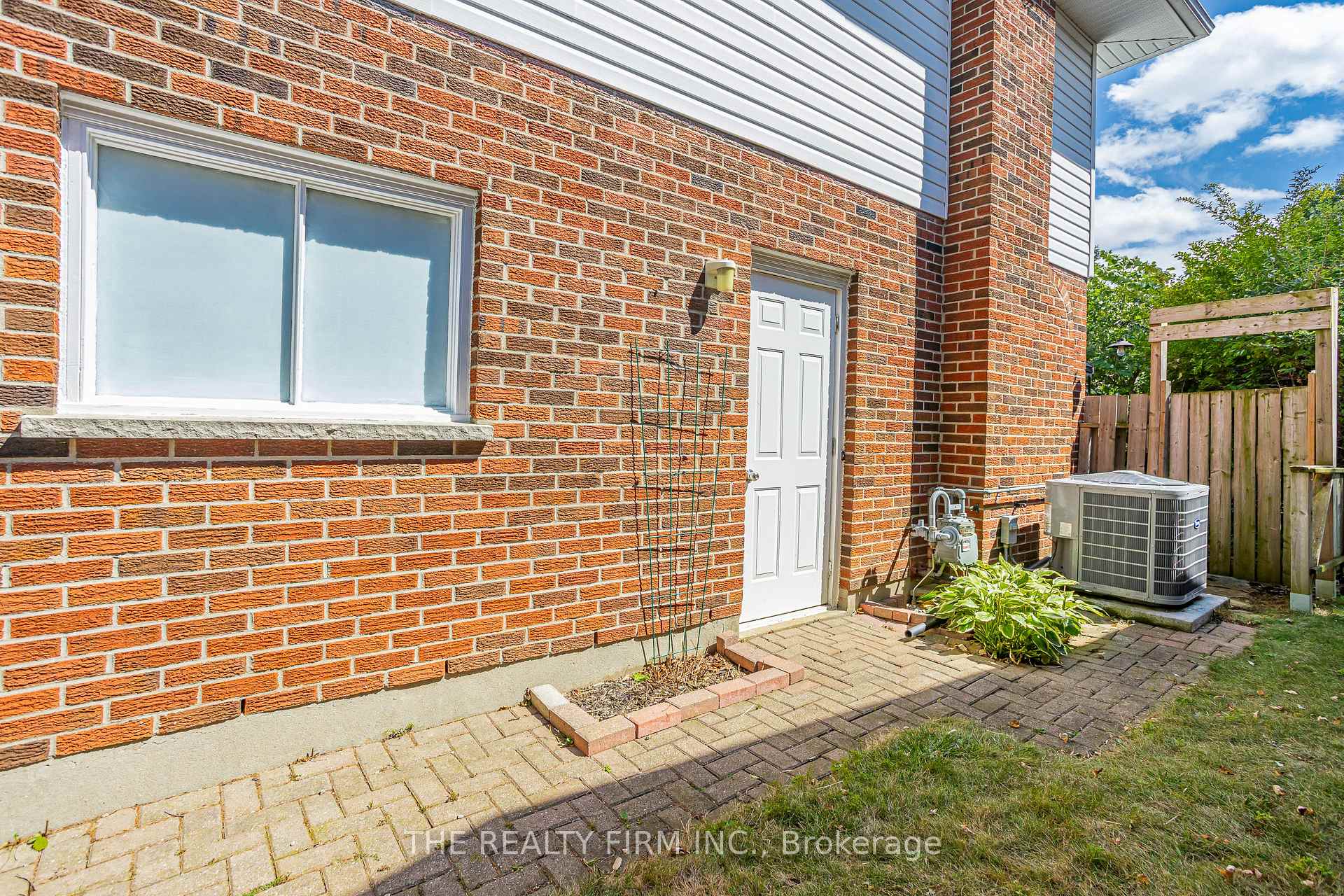 Photo 38 of 22 Milford Crescent, London, North G — HOMEH