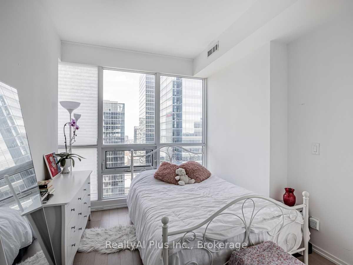 Photo 9 of Unit 3906, 70 Temperance Street, Toronto, Bay Street Corridor — HOMEH