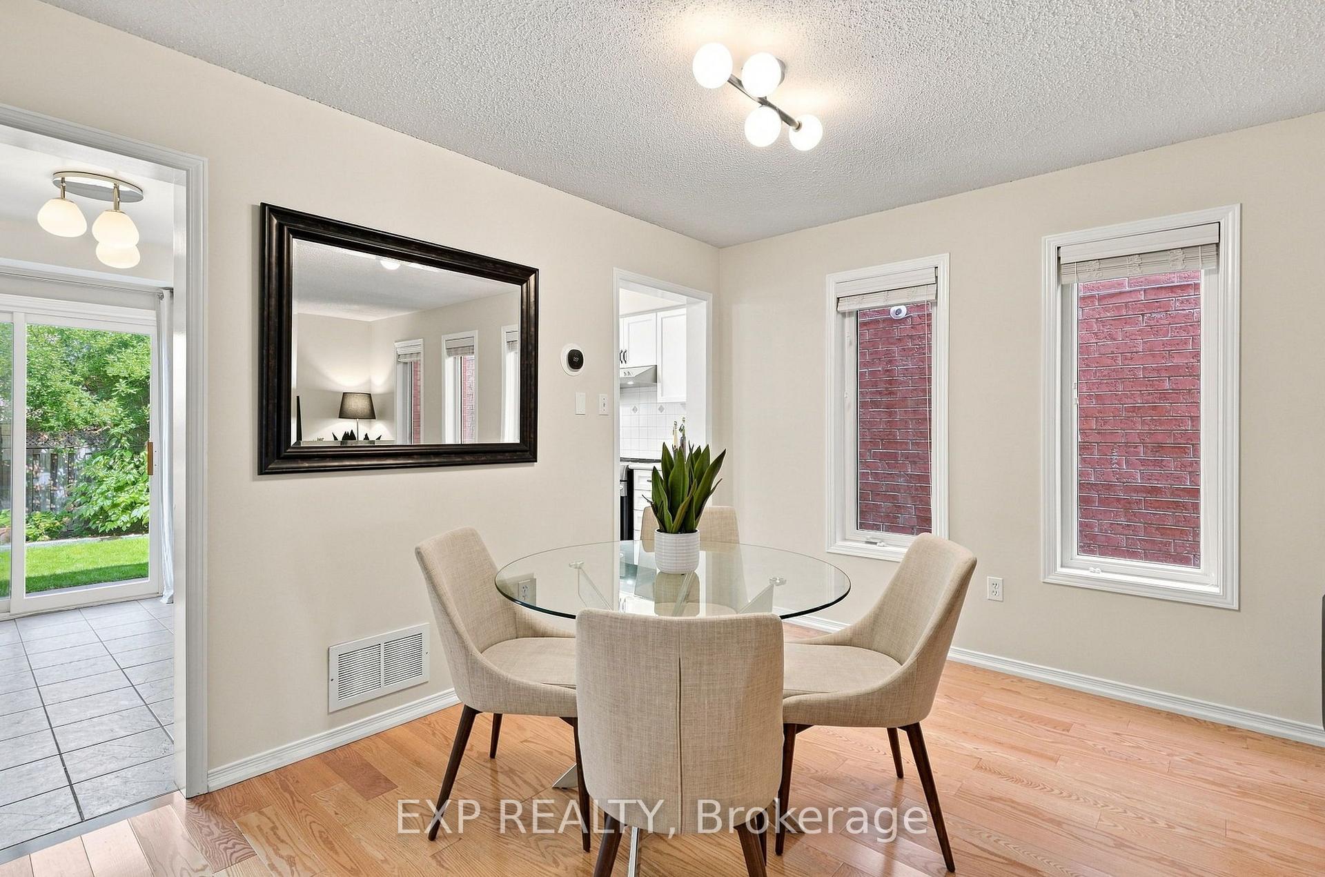 Photo 4 of 179 Sassafras Circle, Vaughan, Patterson — HOMEH