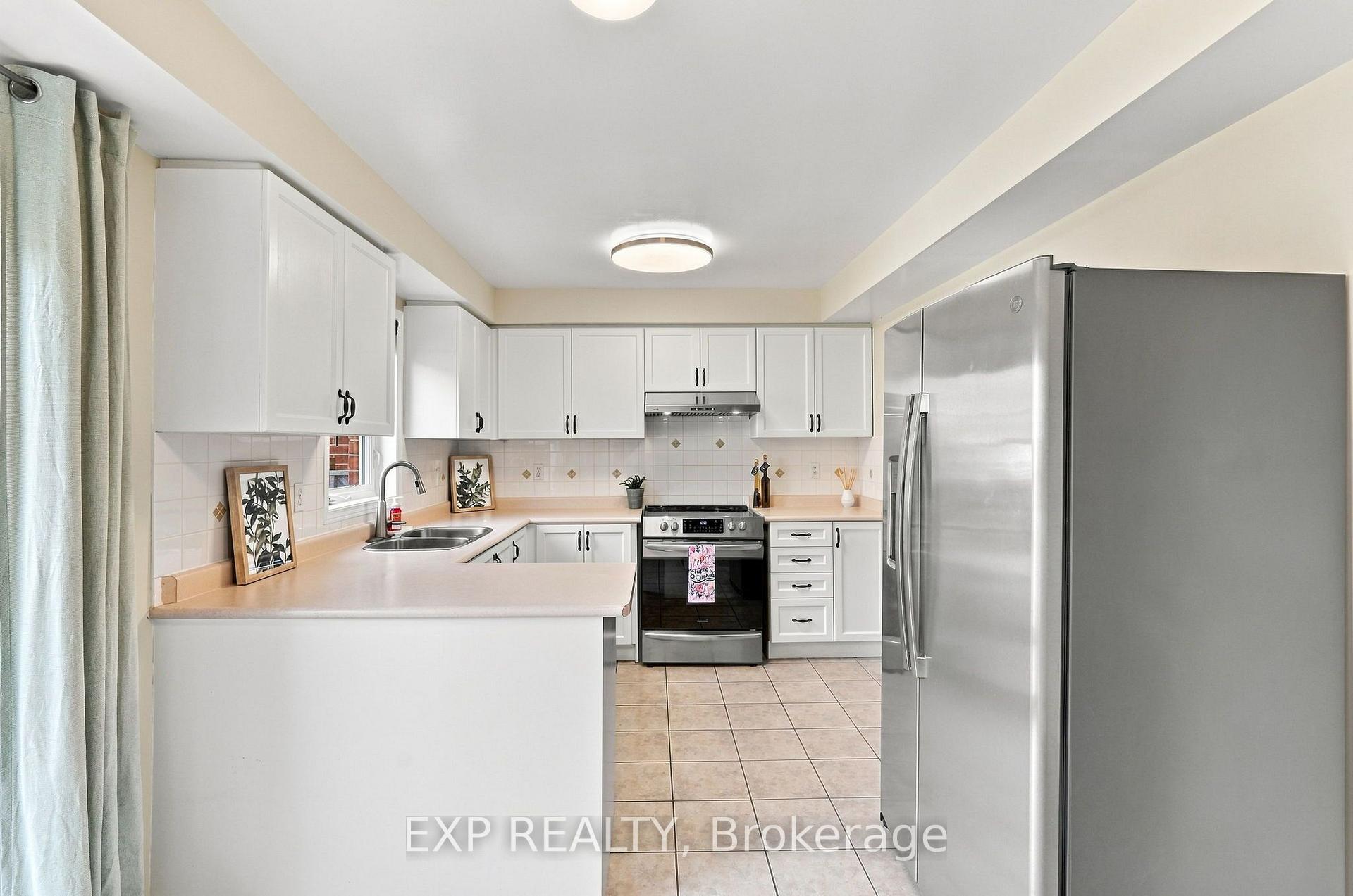 Photo 9 of 179 Sassafras Circle, Vaughan, Patterson — HOMEH