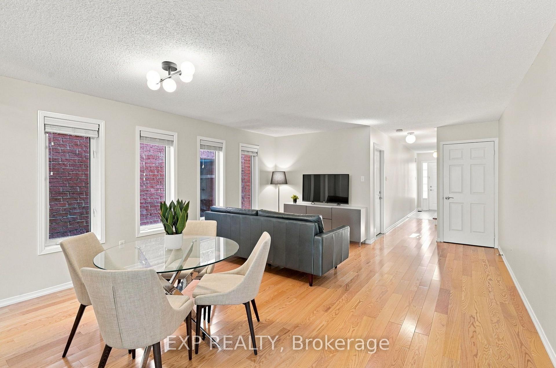 Photo 14 of 179 Sassafras Circle, Vaughan, Patterson — HOMEH