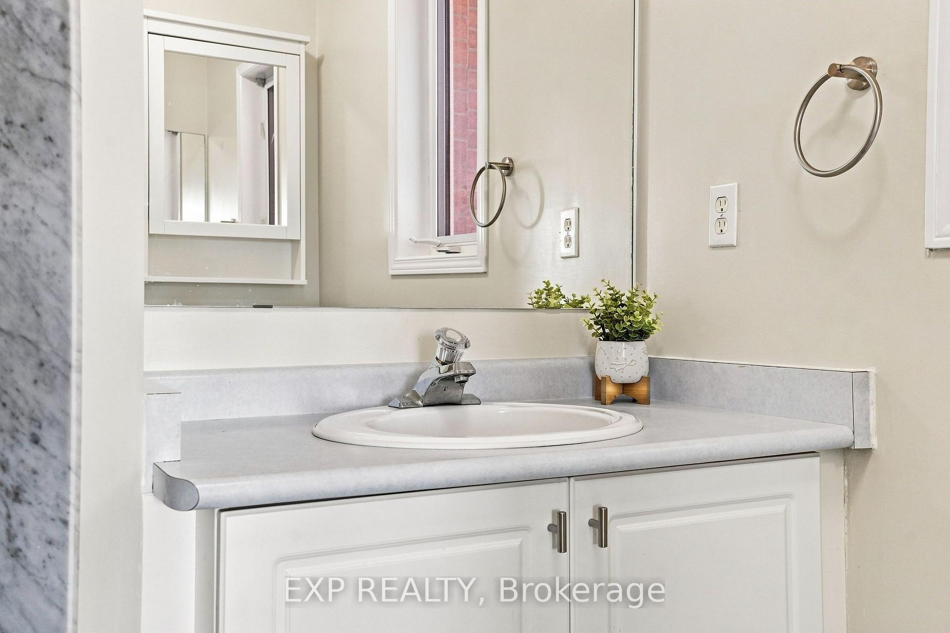 Photo 23 of 179 Sassafras Circle, Vaughan, Patterson — HOMEH