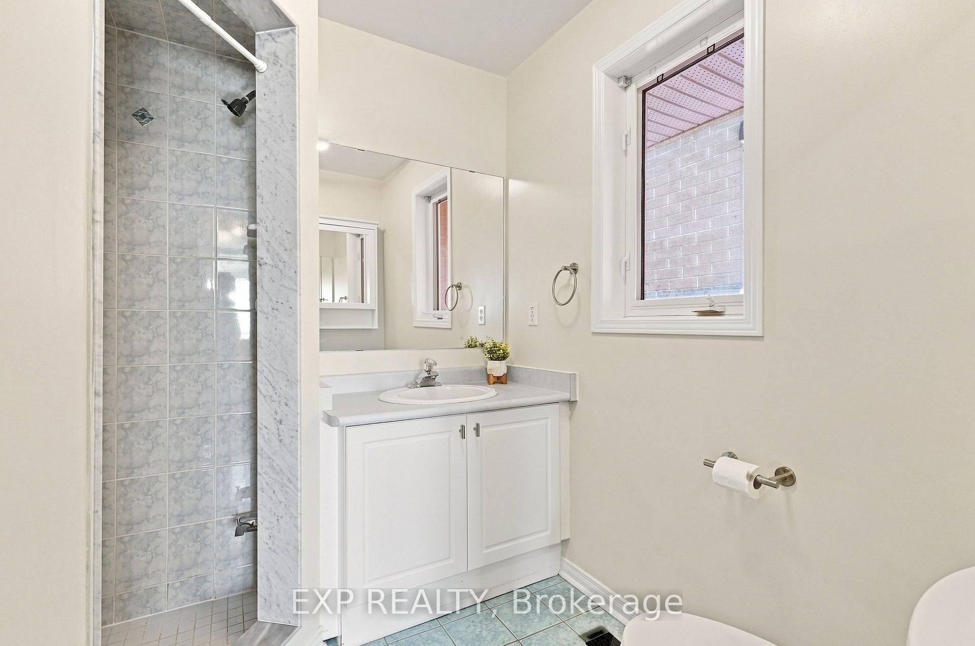 Photo 24 of 179 Sassafras Circle, Vaughan, Patterson — HOMEH