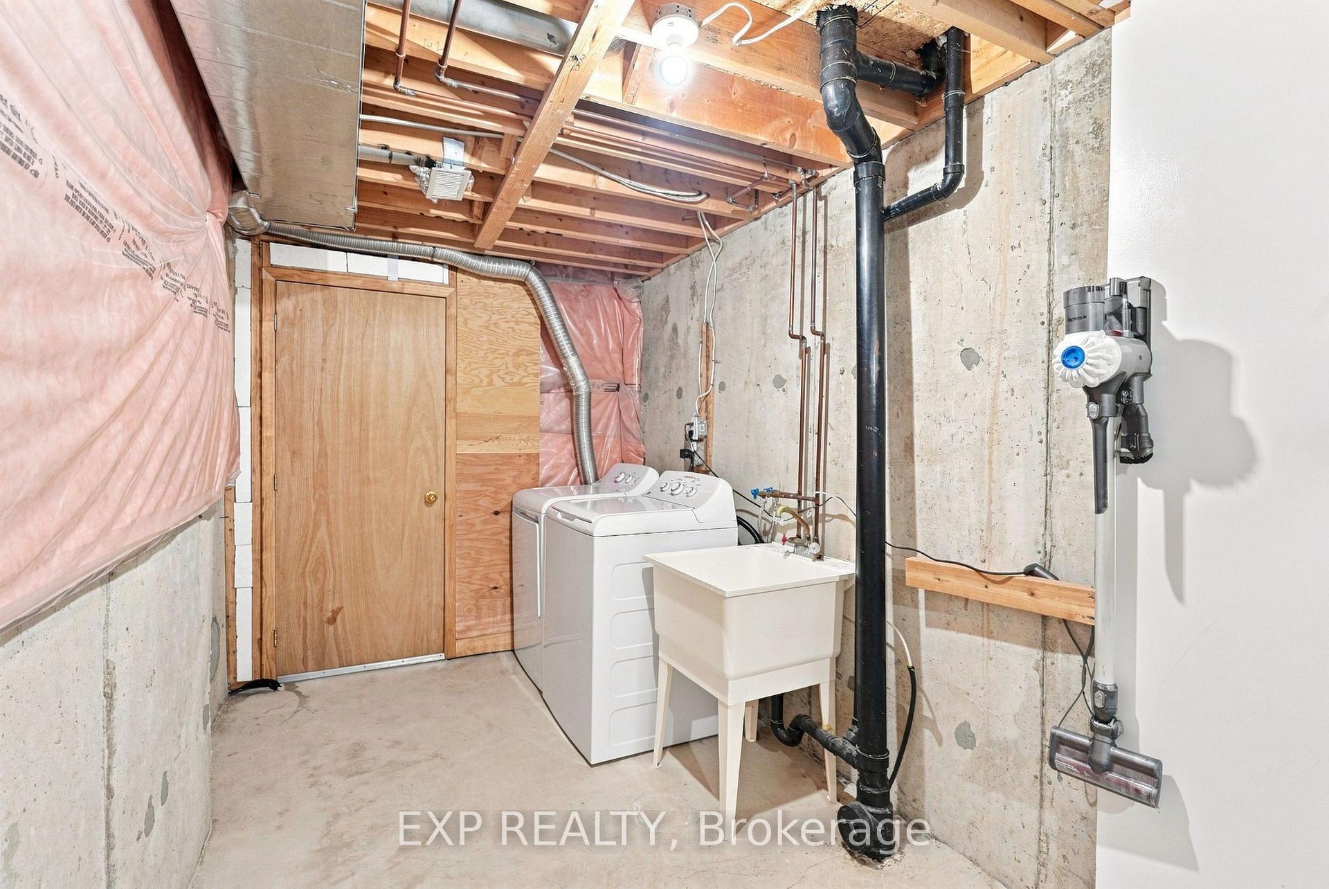Photo 32 of 179 Sassafras Circle, Vaughan, Patterson — HOMEH