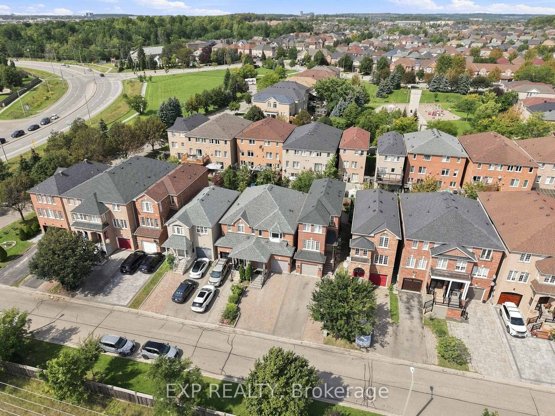 Photo 40 of 179 Sassafras Circle, Vaughan, Patterson — HOMEH