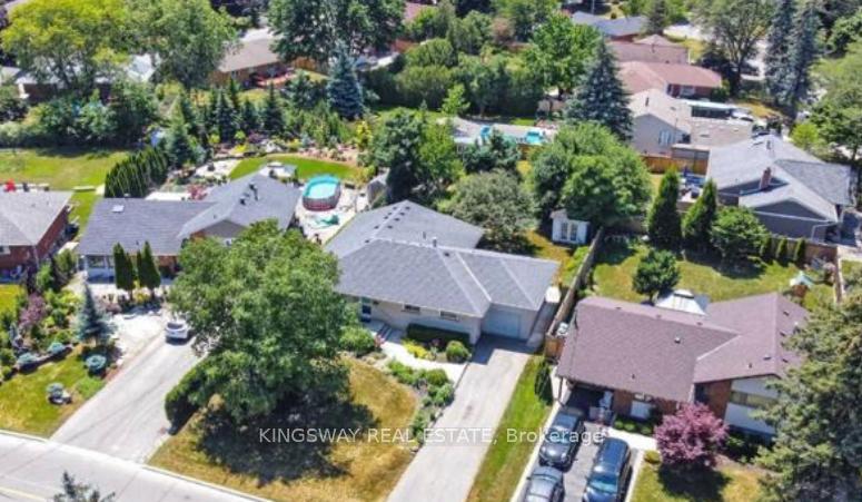 Photo 4 of 16 Plainsman Road, Mississauga, Streetsville — HOMEH