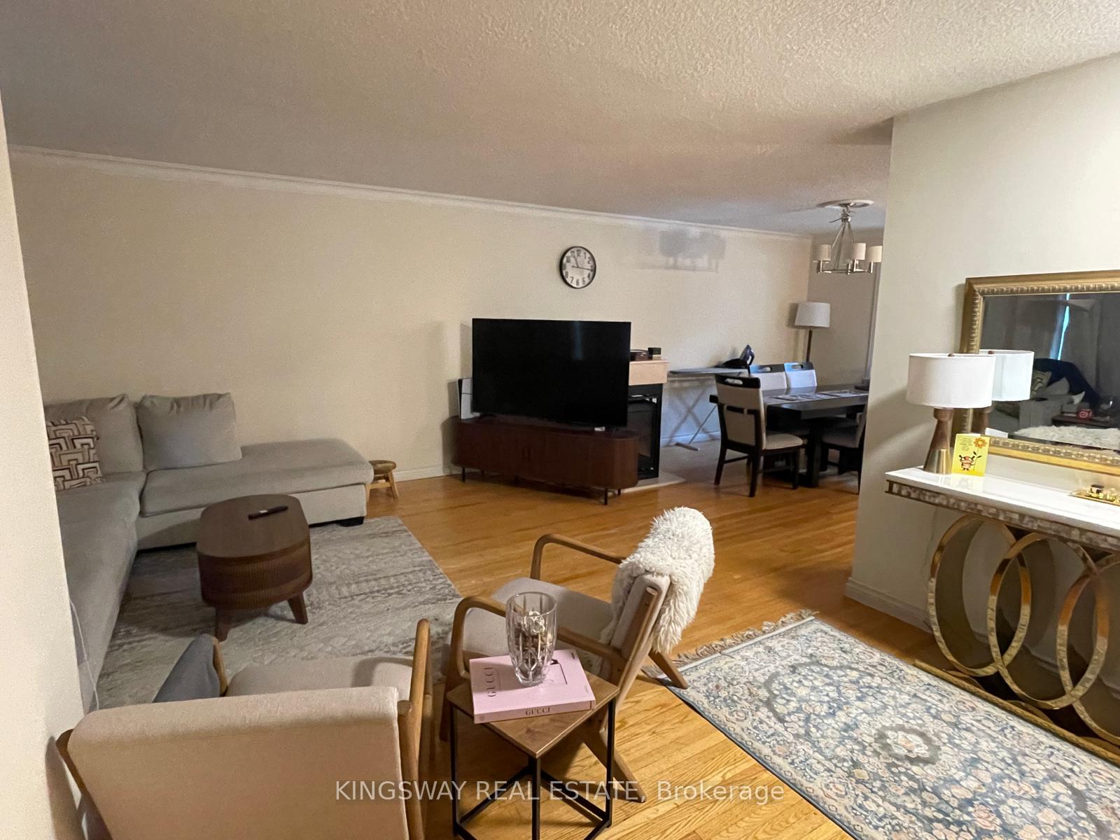 Photo 7 of 16 Plainsman Road, Mississauga, Streetsville — HOMEH