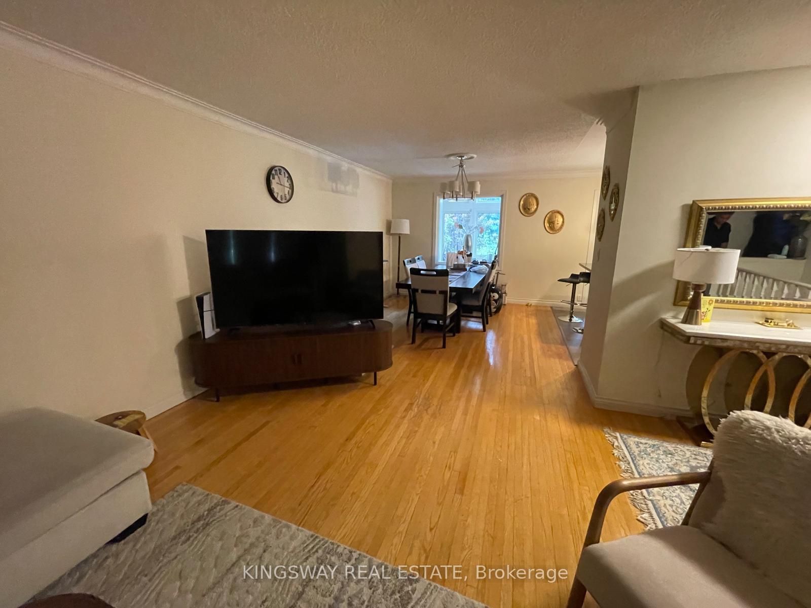 Photo 9 of 16 Plainsman Road, Mississauga, Streetsville — HOMEH