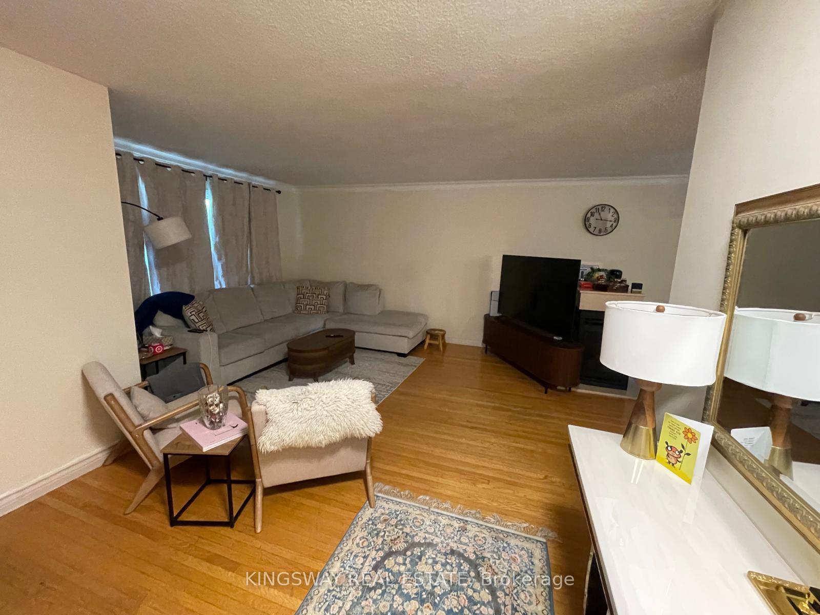 Photo 8 of 16 Plainsman Road, Mississauga, Streetsville — HOMEH