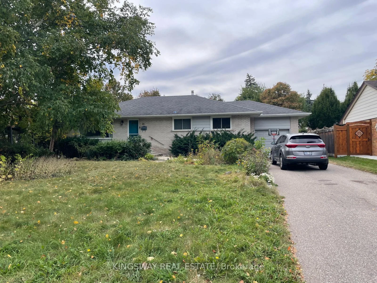Photo 5 of 16 Plainsman Road, Mississauga, Streetsville — HOMEH