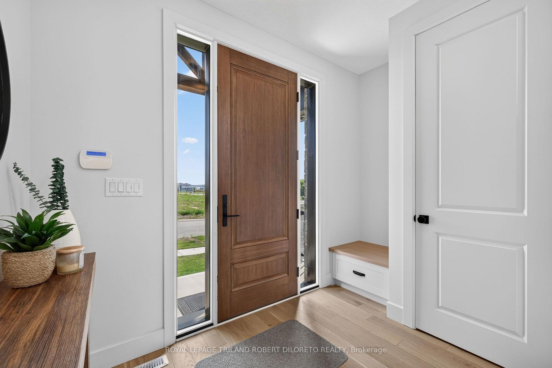 Photo 5 of 95 Allister Drive, Middlesex Centre, Kilworth — HOMEH