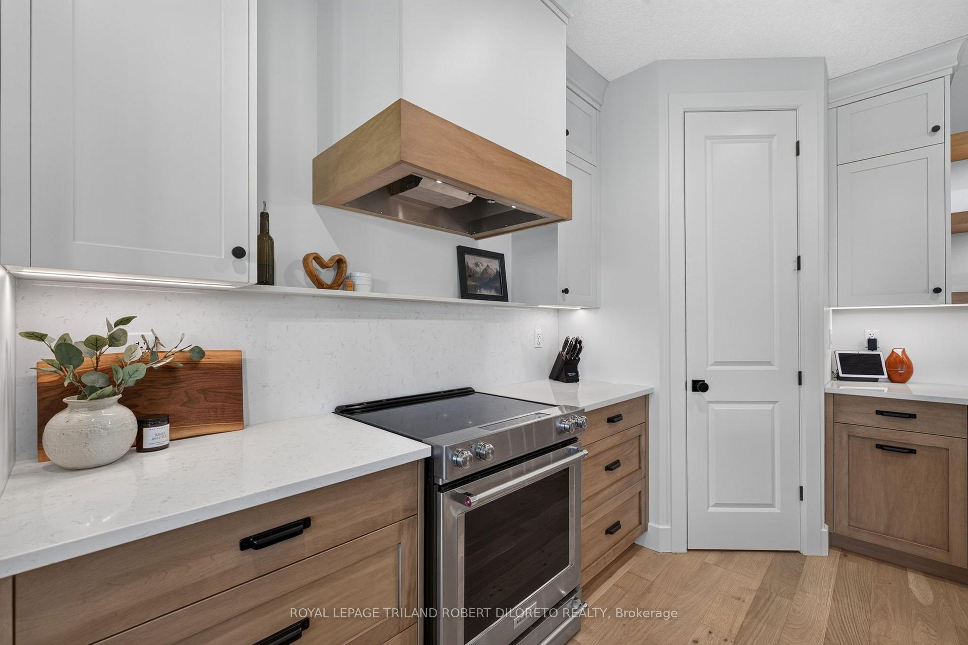 Photo 12 of 95 Allister Drive, Middlesex Centre, Kilworth — HOMEH