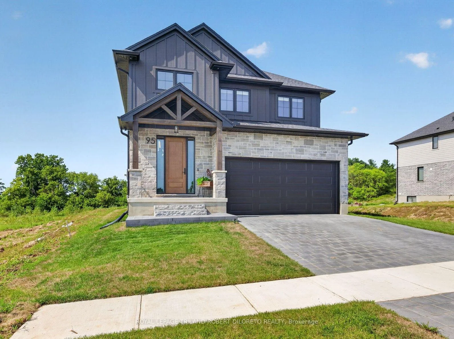 Photo 2 of 95 Allister Drive, Middlesex Centre, Kilworth — HOMEH