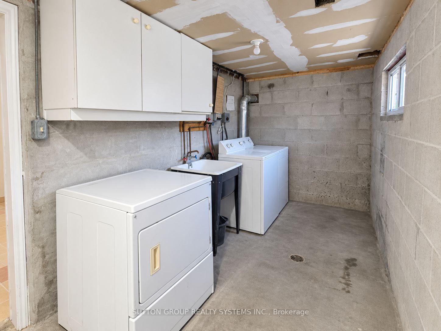 Photo 8 of 158 Blackthorn Avenue, Toronto, Weston-Pellam Park — HOMEH