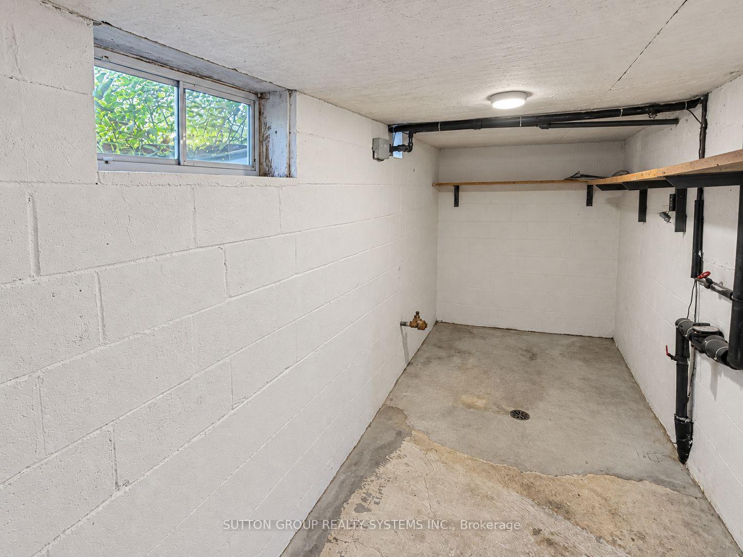 Photo 10 of 158 Blackthorn Avenue, Toronto, Weston-Pellam Park — HOMEH