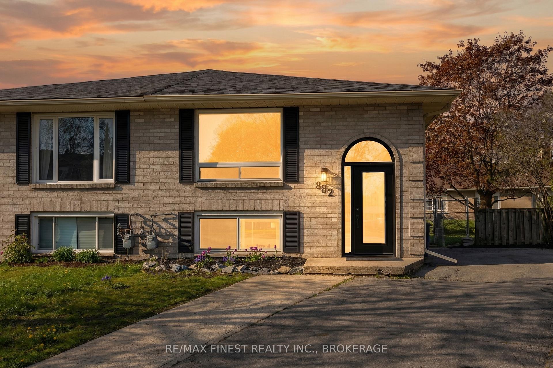 Photo of 882 Beaconhill Court