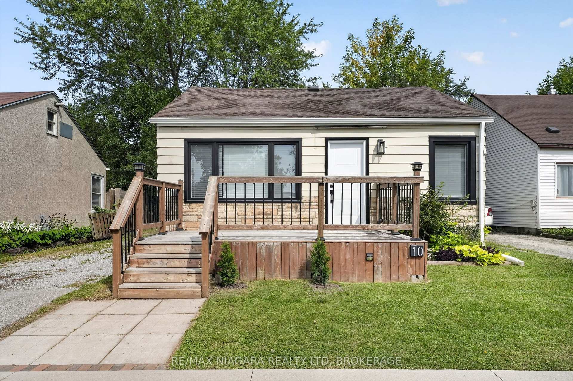 Photo 1 of 10 Churchill Avenue, Welland, Lincoln/Crowland — HOMEH