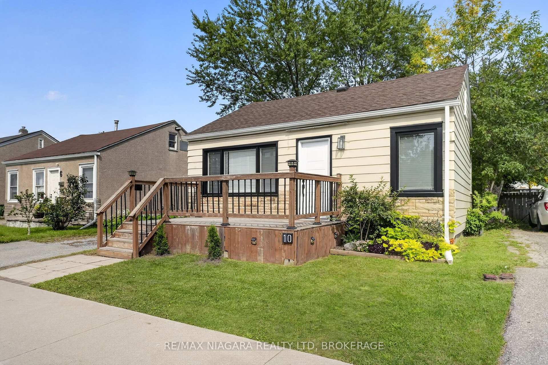 Photo 2 of 10 Churchill Avenue, Welland, Lincoln/Crowland — HOMEH