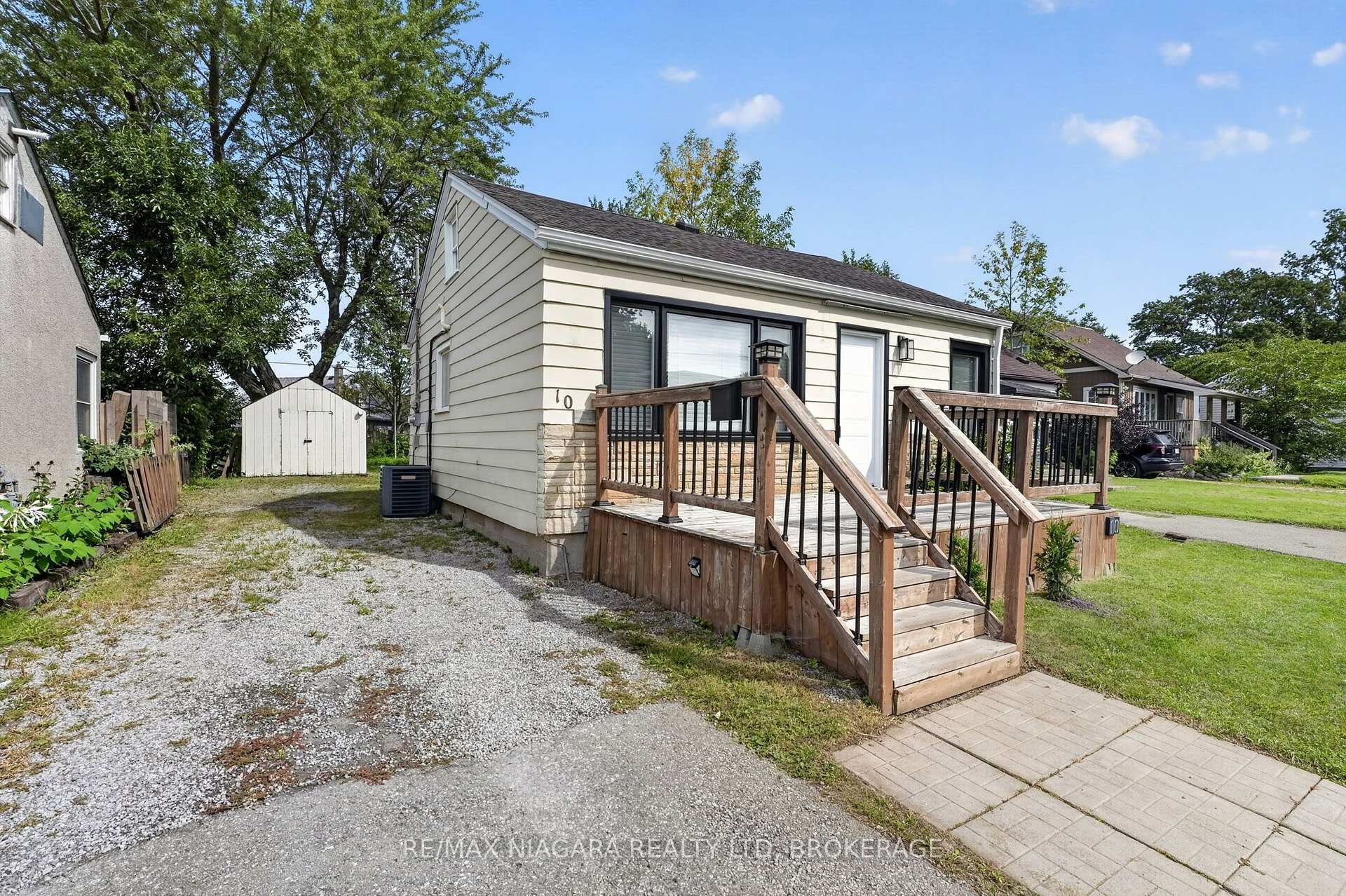 Photo 3 of 10 Churchill Avenue, Welland, Lincoln/Crowland — HOMEH