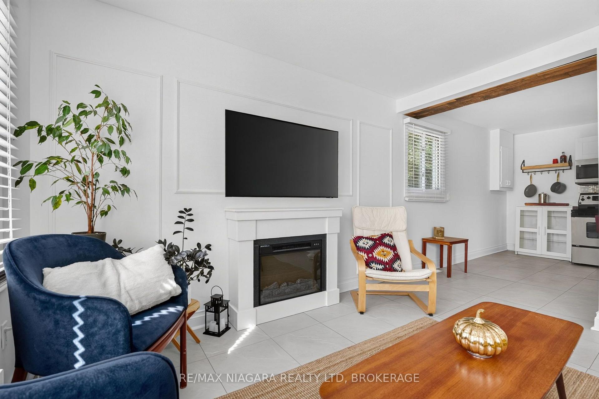 Photo 13 of 10 Churchill Avenue, Welland, Lincoln/Crowland — HOMEH