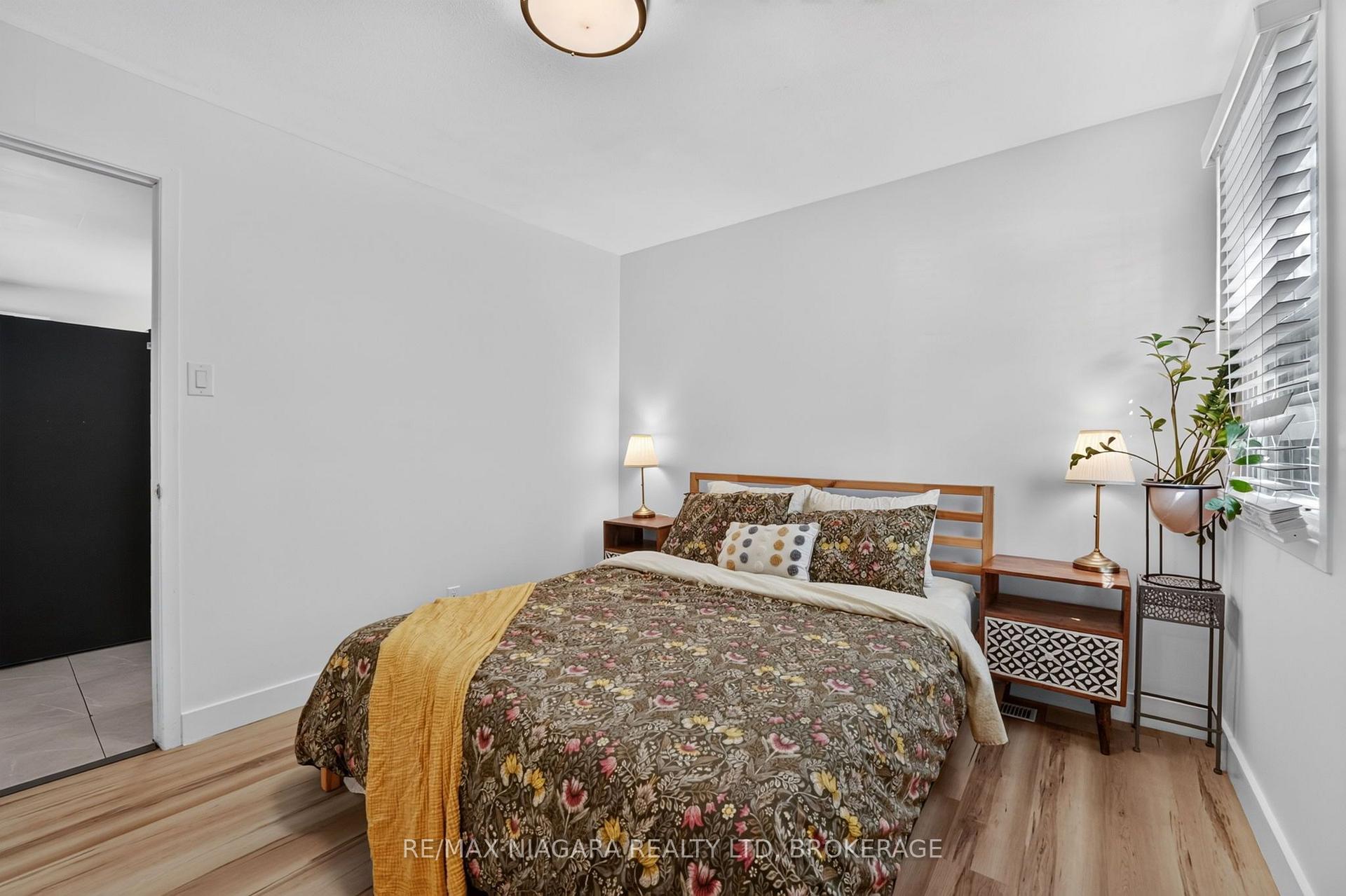 Photo 23 of 10 Churchill Avenue, Welland, Lincoln/Crowland — HOMEH