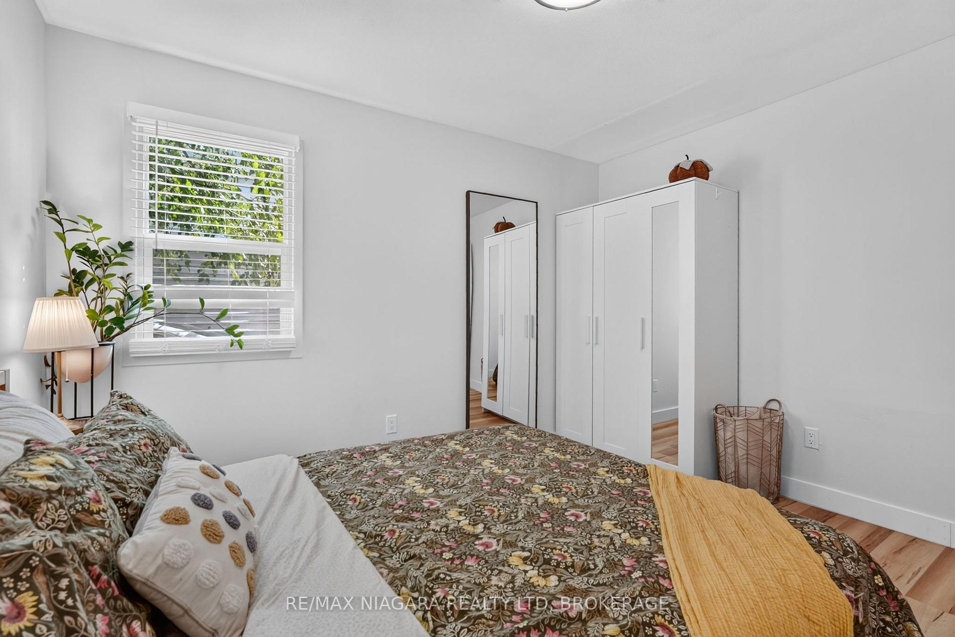 Photo 25 of 10 Churchill Avenue, Welland, Lincoln/Crowland — HOMEH