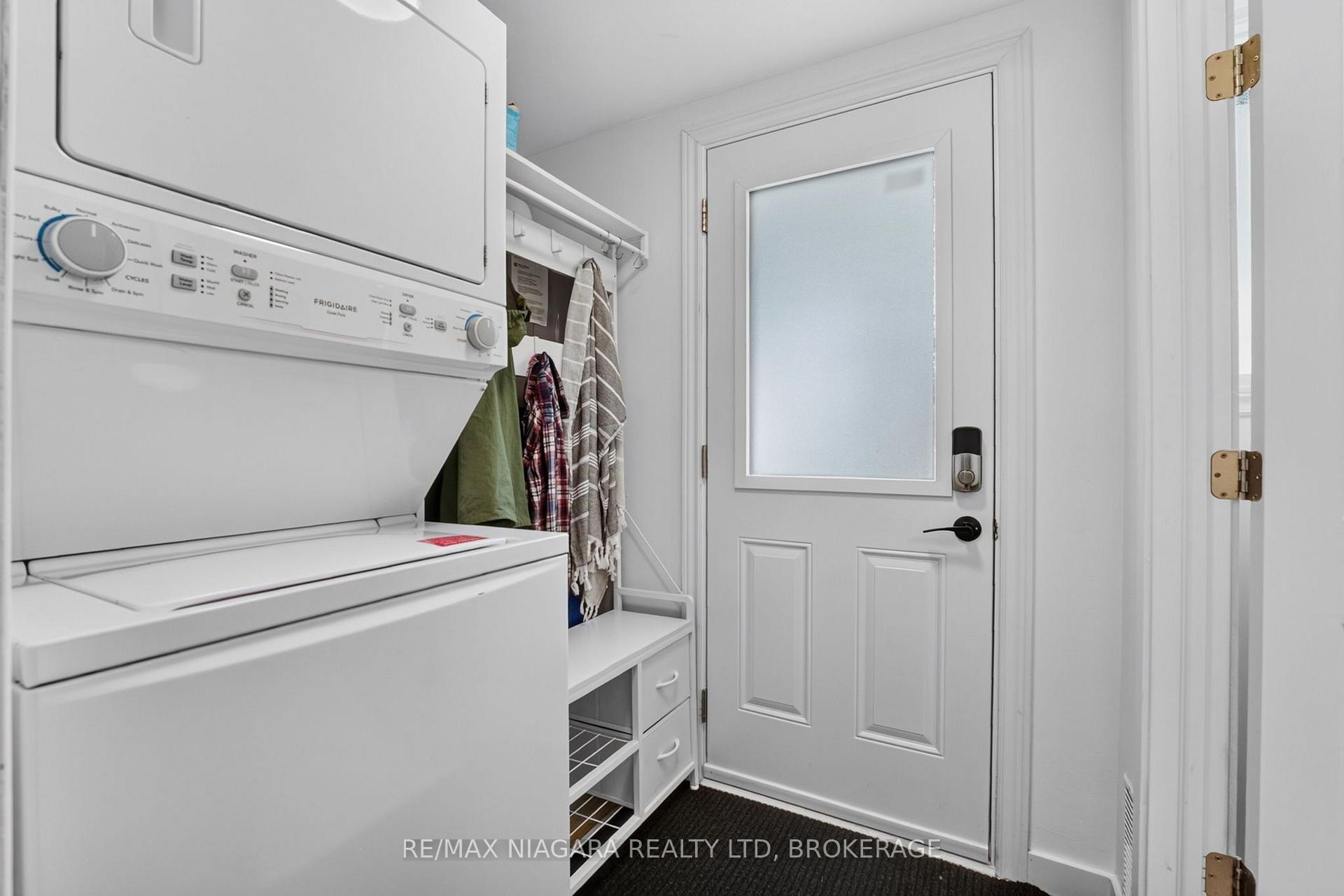 Photo 26 of 10 Churchill Avenue, Welland, Lincoln/Crowland — HOMEH
