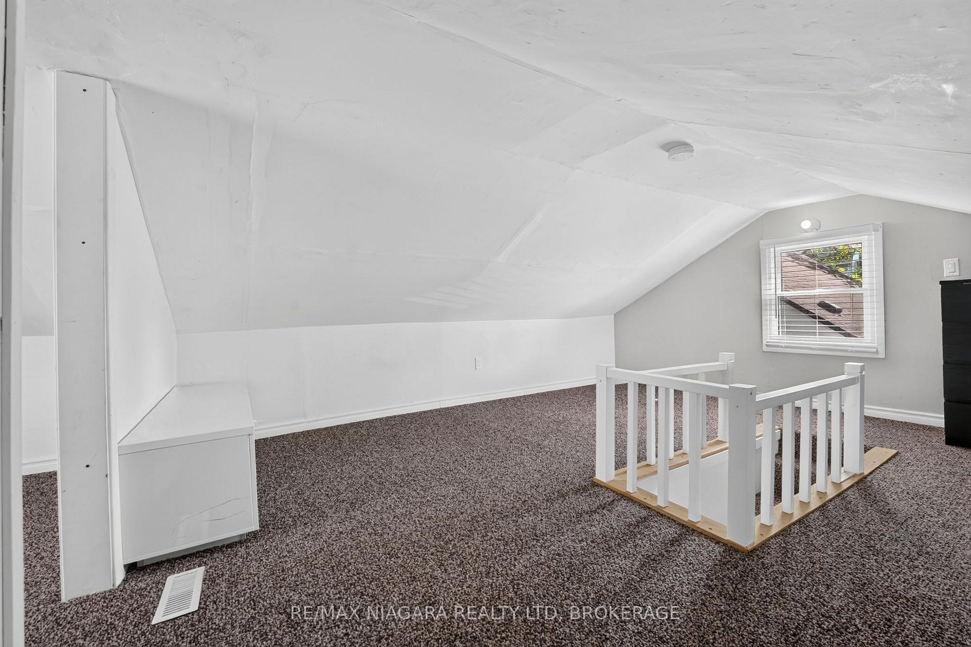 Photo 31 of 10 Churchill Avenue, Welland, Lincoln/Crowland — HOMEH