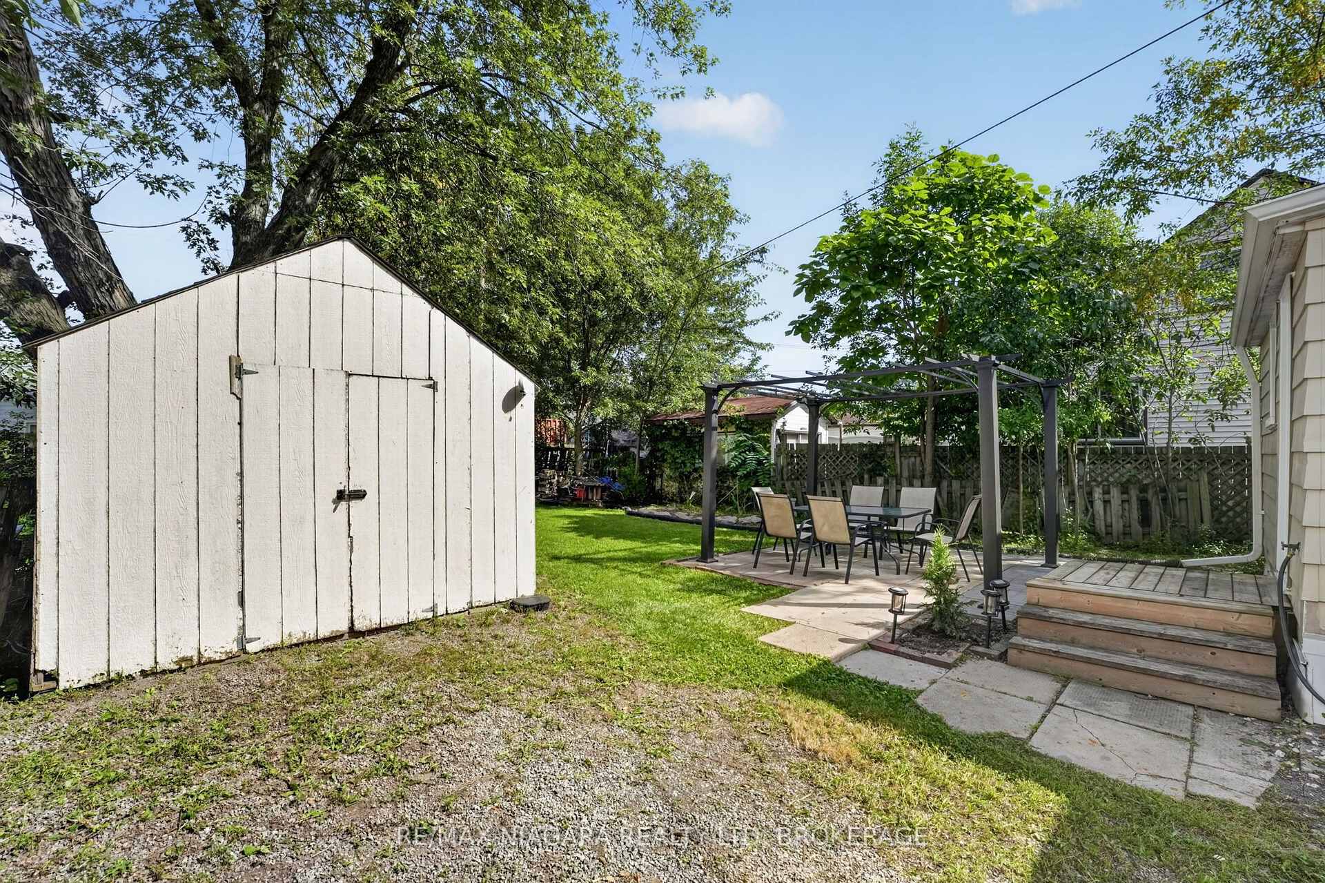 Photo 35 of 10 Churchill Avenue, Welland, Lincoln/Crowland — HOMEH