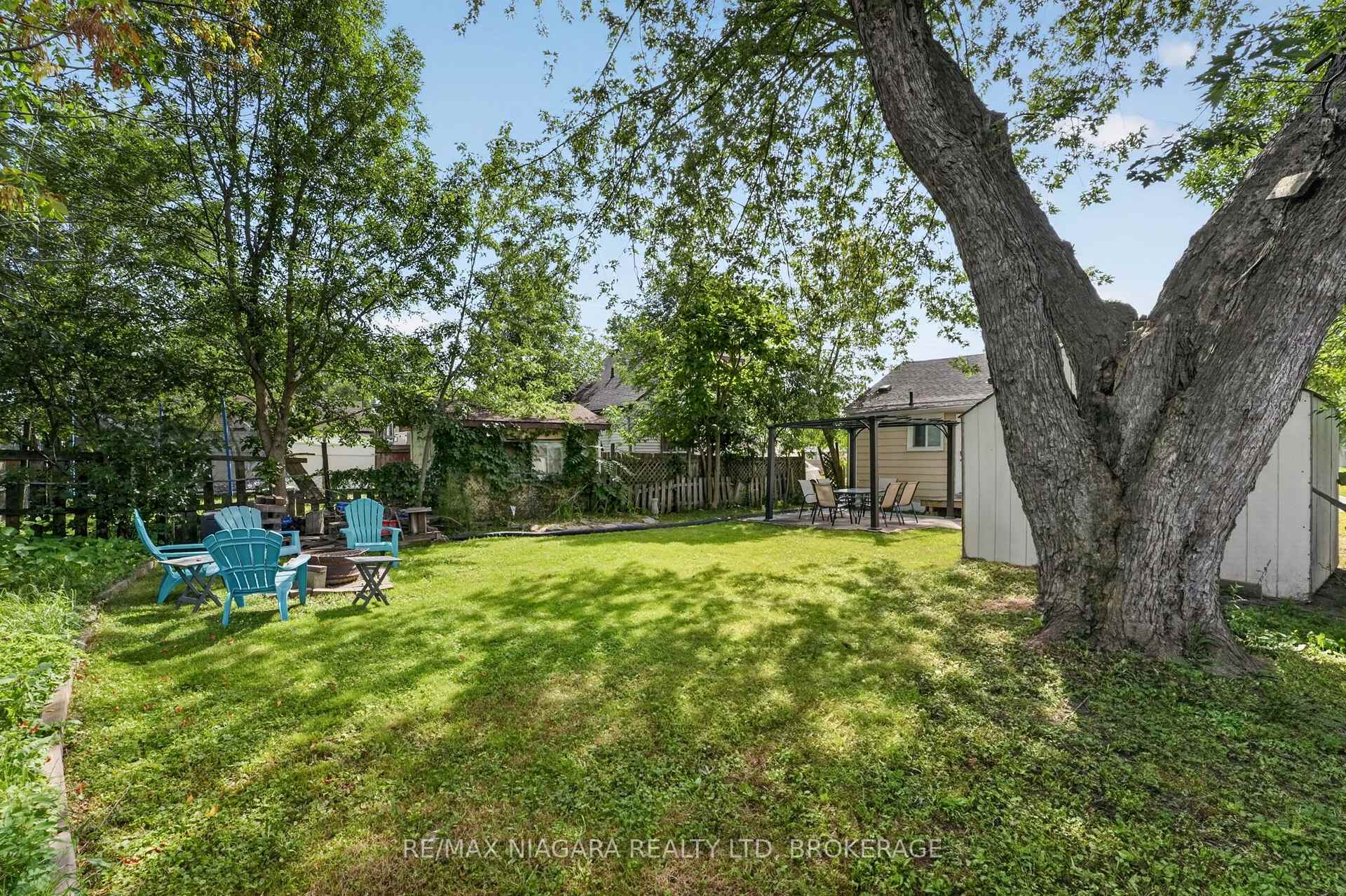 Photo 41 of 10 Churchill Avenue, Welland, Lincoln/Crowland — HOMEH