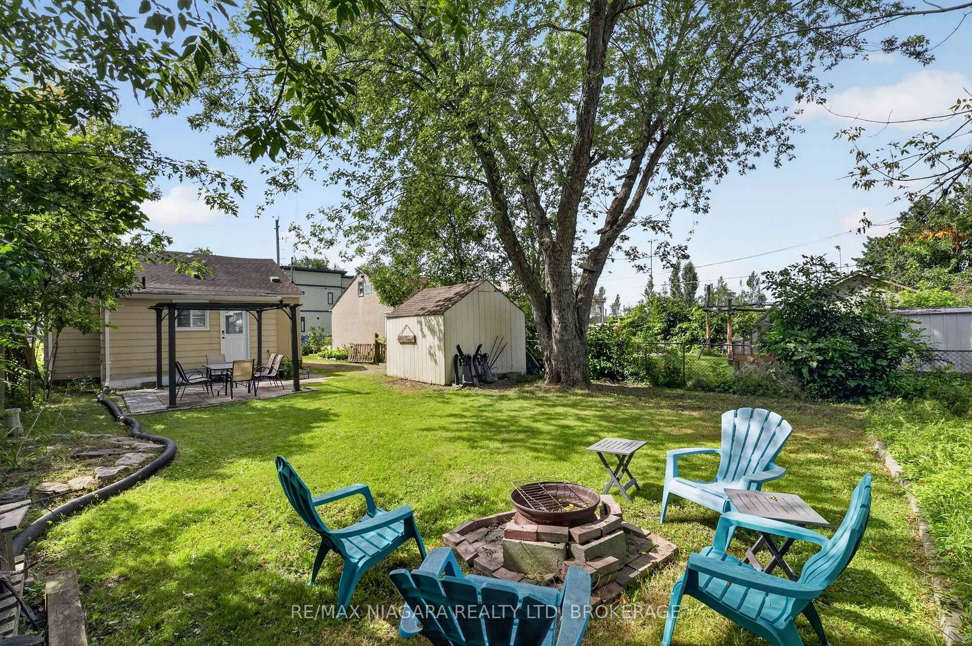 Photo 40 of 10 Churchill Avenue, Welland, Lincoln/Crowland — HOMEH
