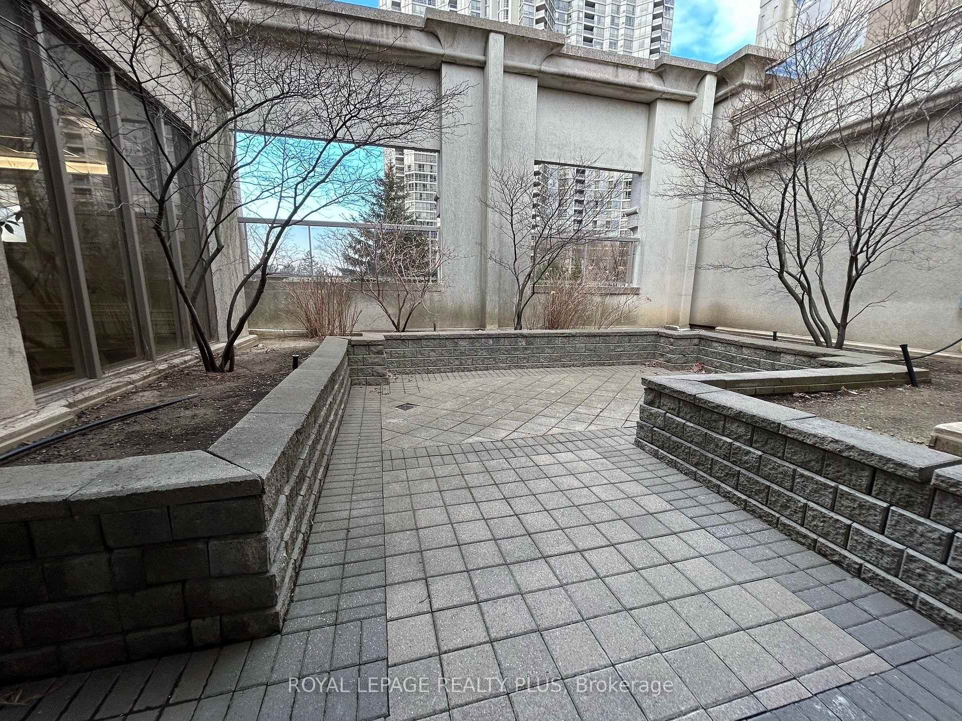 Photo 34 of Unit 1122, 25 Kingsbridge Garden Circle, Mississauga, Hurontario — HOMEH