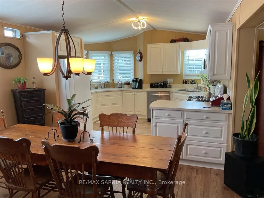 Photo 5 of Unit 266, 5700 Blackwell Side Road E, Sarnia — HOMEH