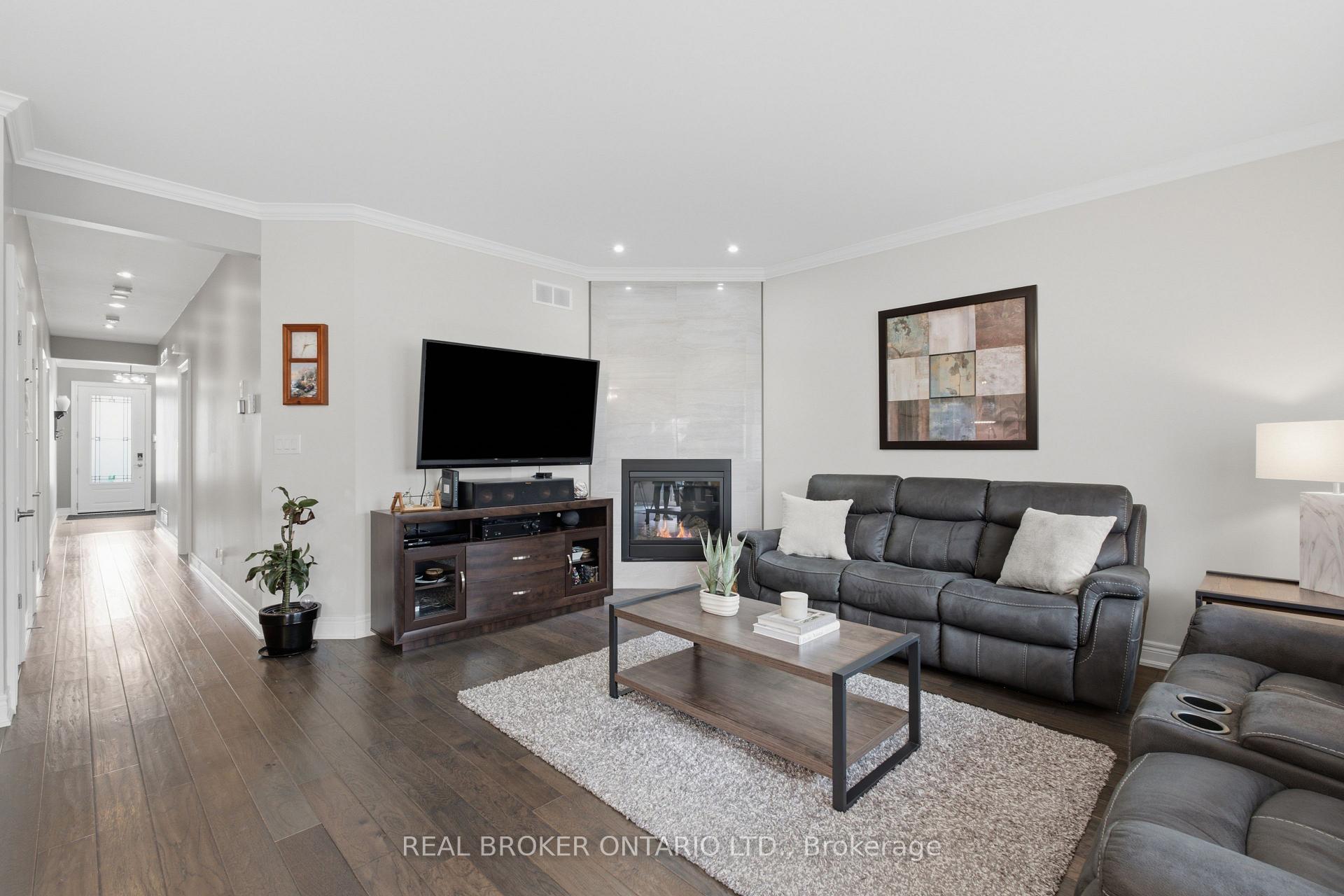 Photo 3 of 7002 Optimist Lane, Niagara Falls, Morrison — HOMEH