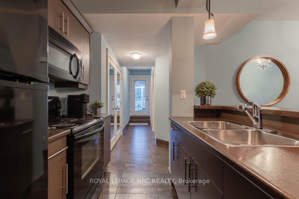 Photo 36 of 164A Lakeshore Road, St. Catharines, Vine/Linwell — HOMEH