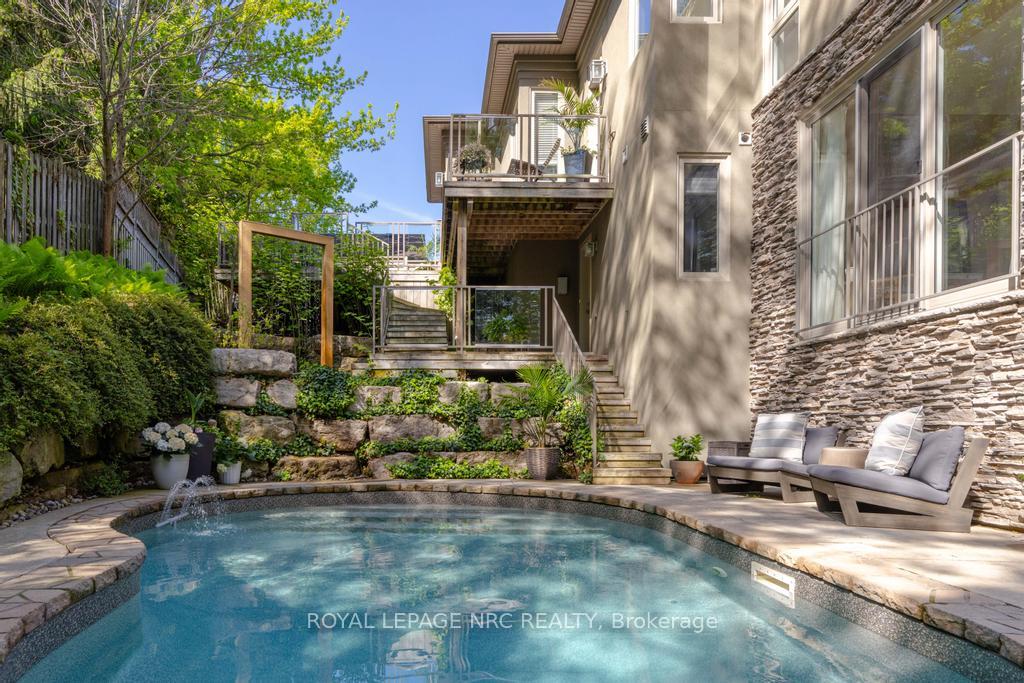 Photo 44 of 164A Lakeshore Road, St. Catharines, Vine/Linwell — HOMEH